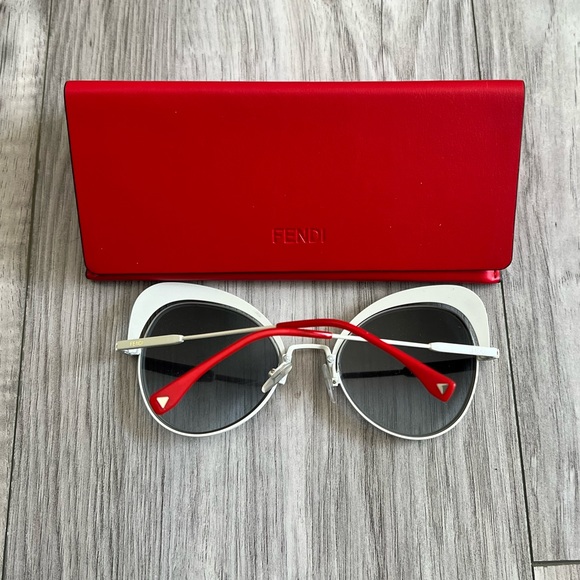 Fendi cat eye sunglasses - Picture 2 of 3